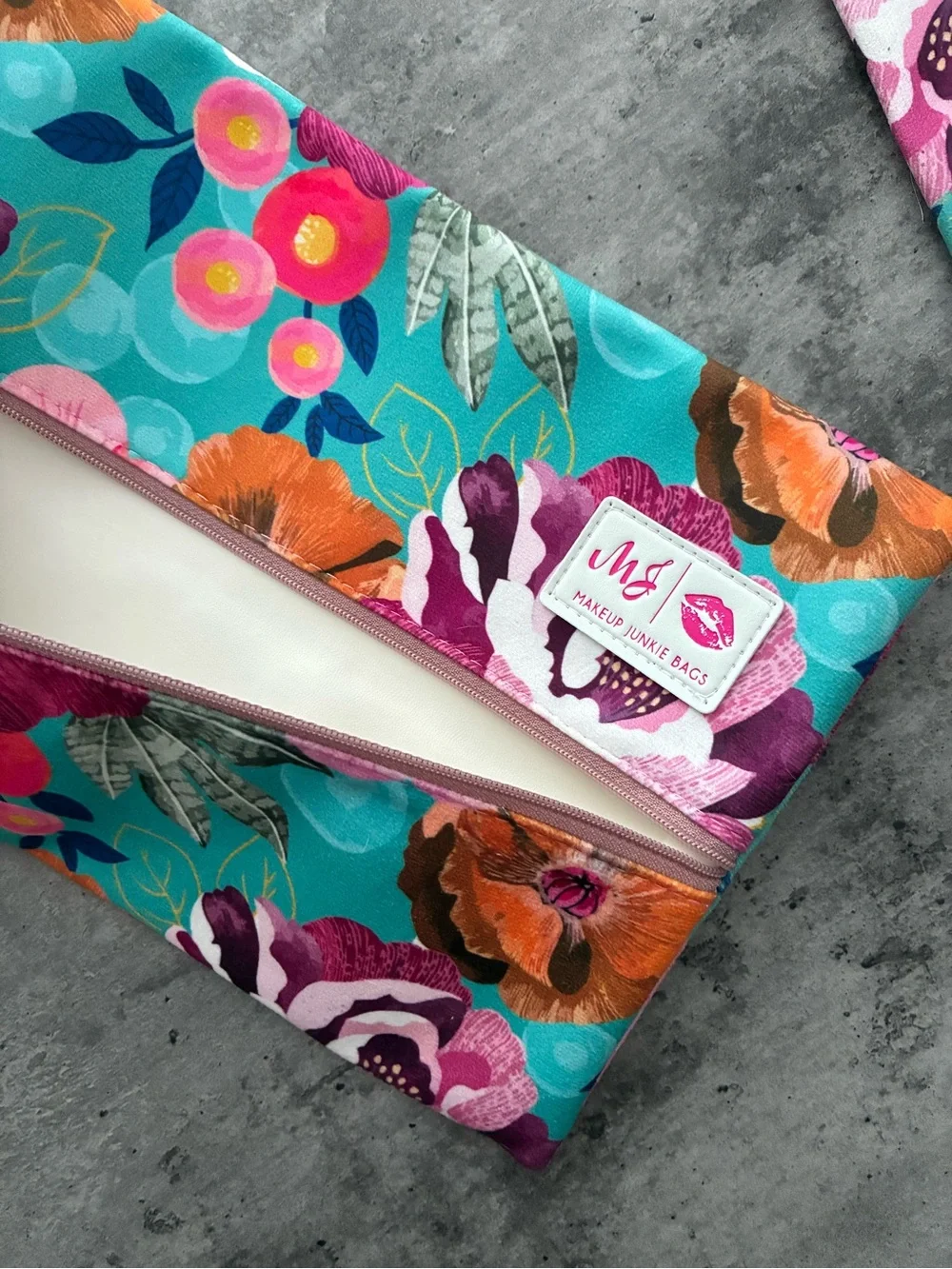 NWT Makeup Junkie Travel Case Set